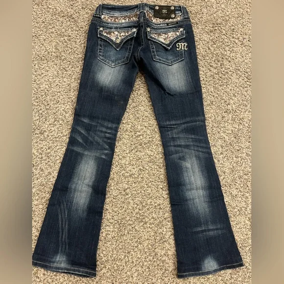 Miss Me boot cut jeans. Size 25 regular - Picture 4 of 4